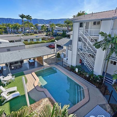 Cocos Holiday Apartments Тринити Бич Экстерьер фото