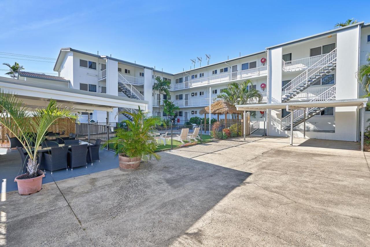 Cocos Holiday Apartments Тринити Бич Экстерьер фото