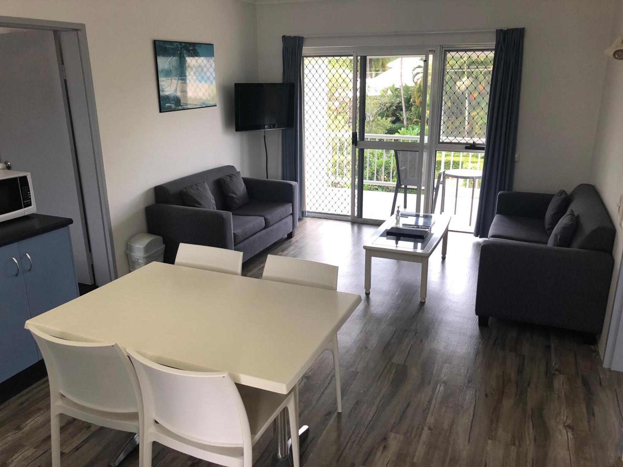 Cocos Holiday Apartments Тринити Бич Номер фото